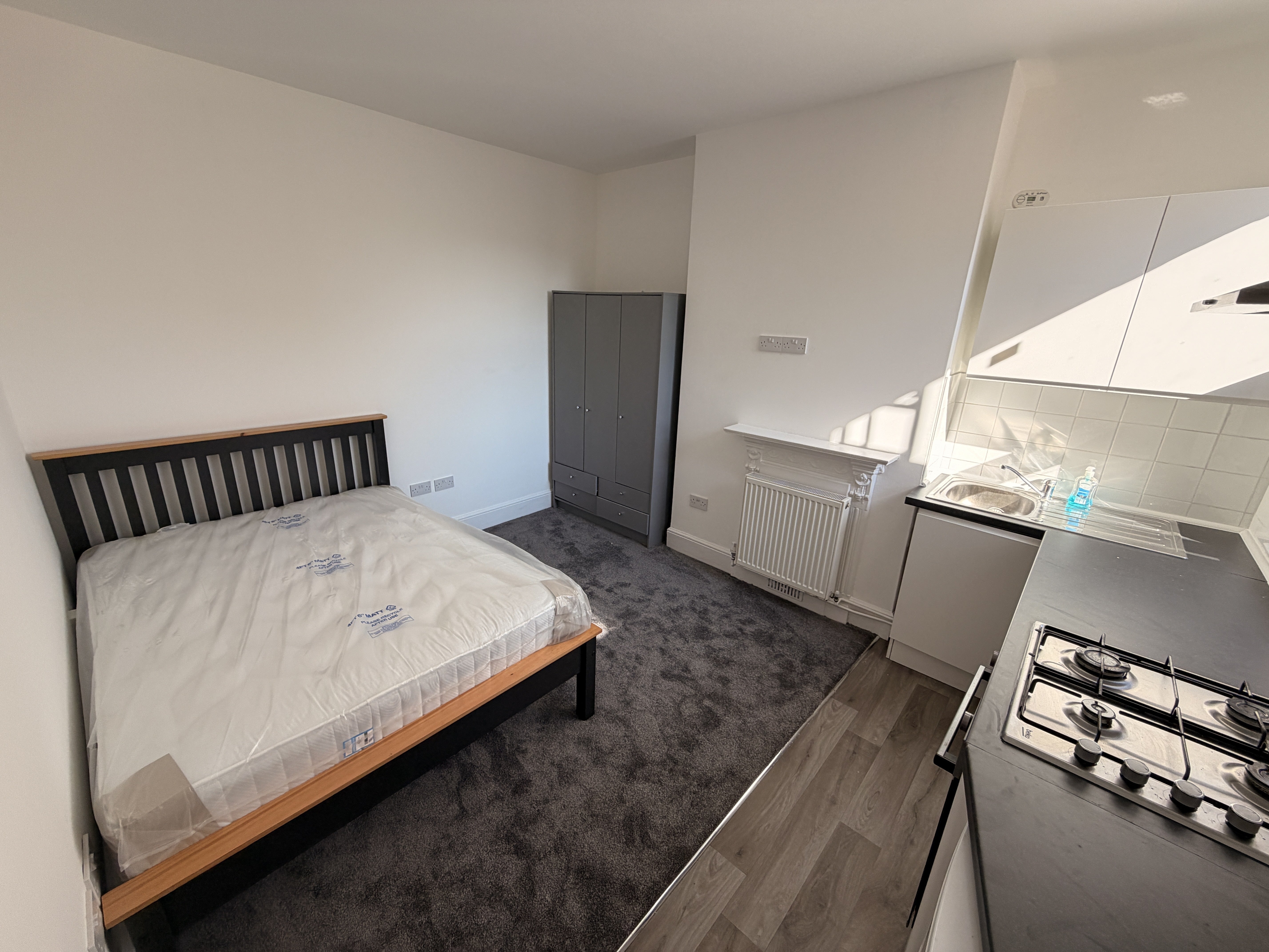 Room Clarence Avenue in Northampton