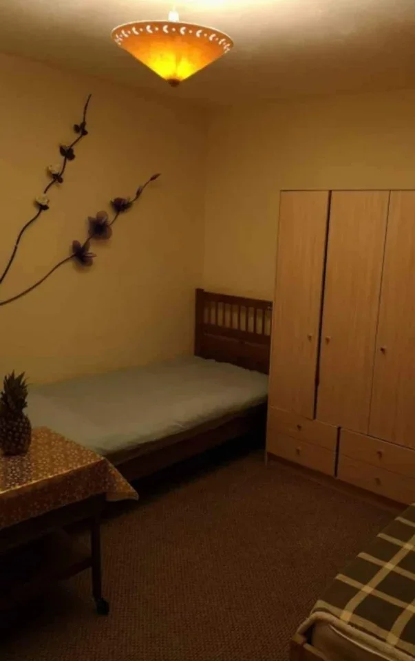 Room Caledon Road in Greater London