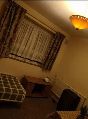 Room Caledon Road in Greater London