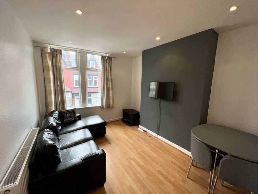 Flat Winston Gardens in Leeds