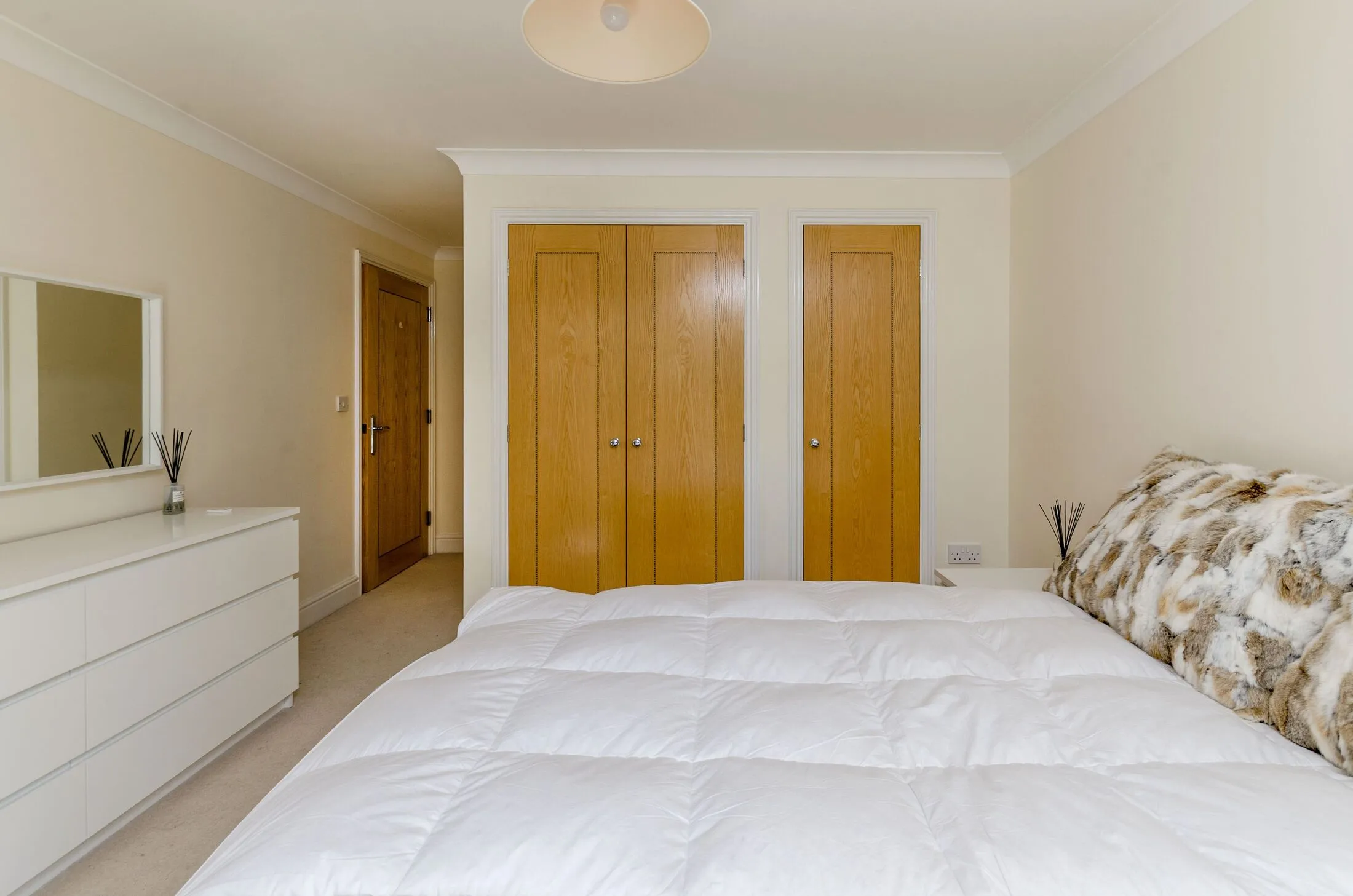 Flat Clandon Road in Guildford
