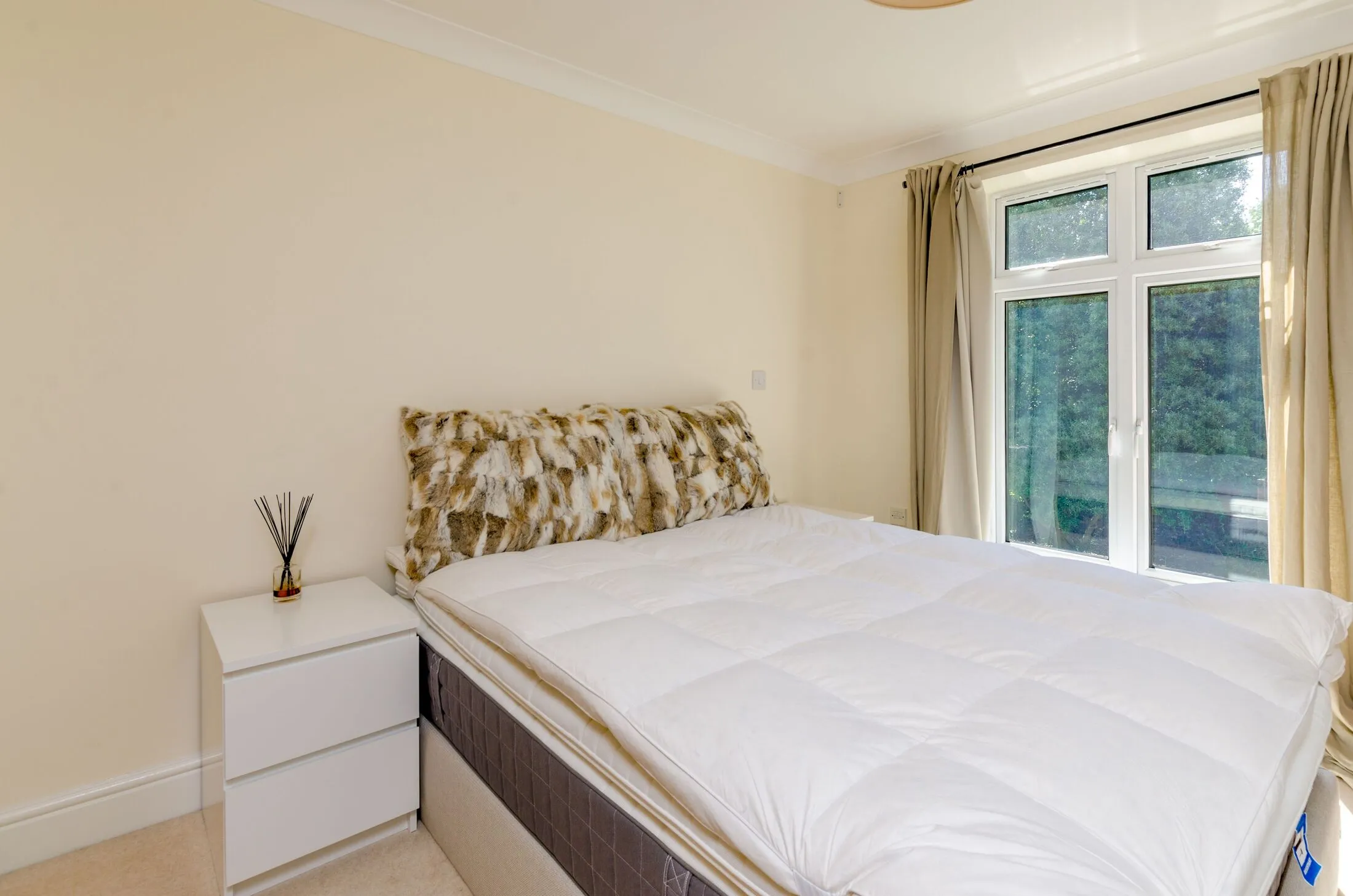 Flat Clandon Road in Guildford