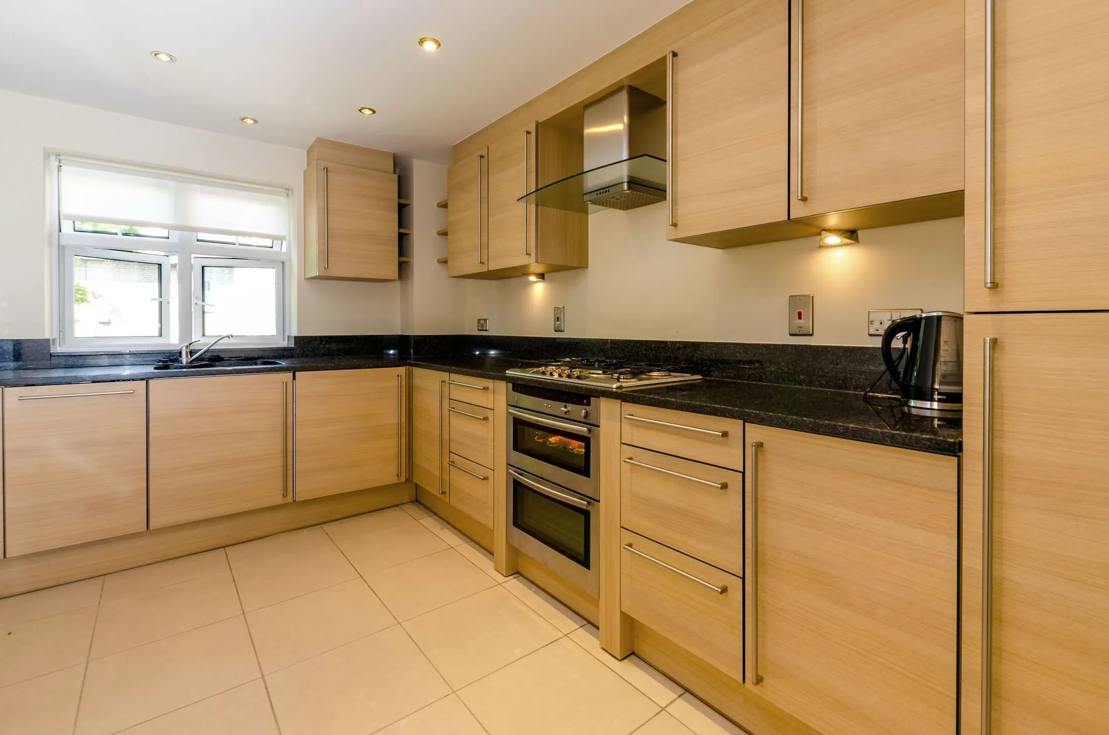 Flat Clandon Road in Guildford