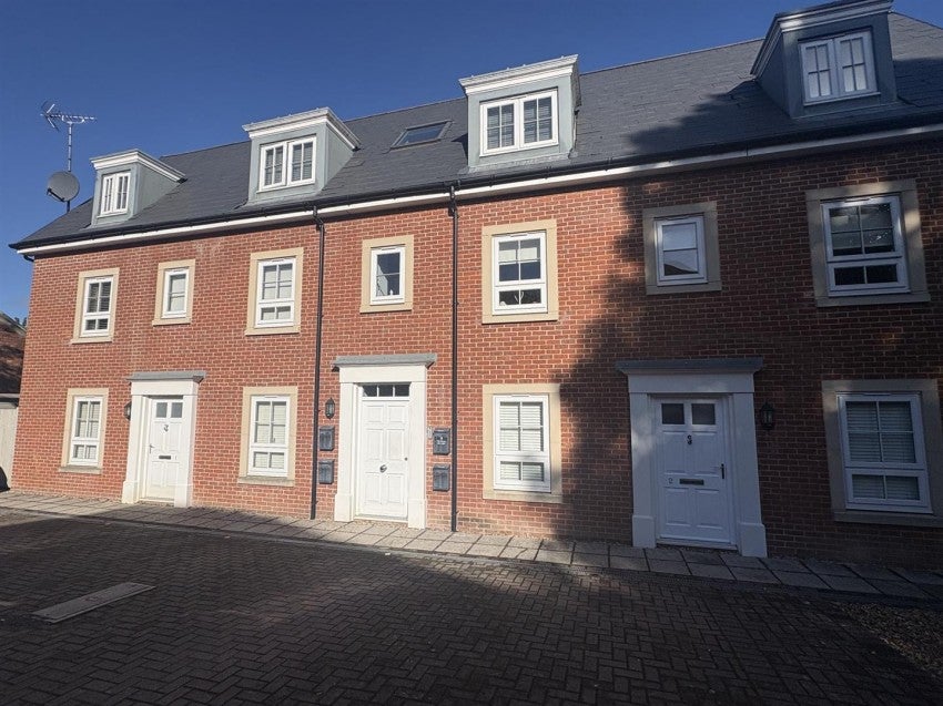Flat Prospect Mews in Swindon