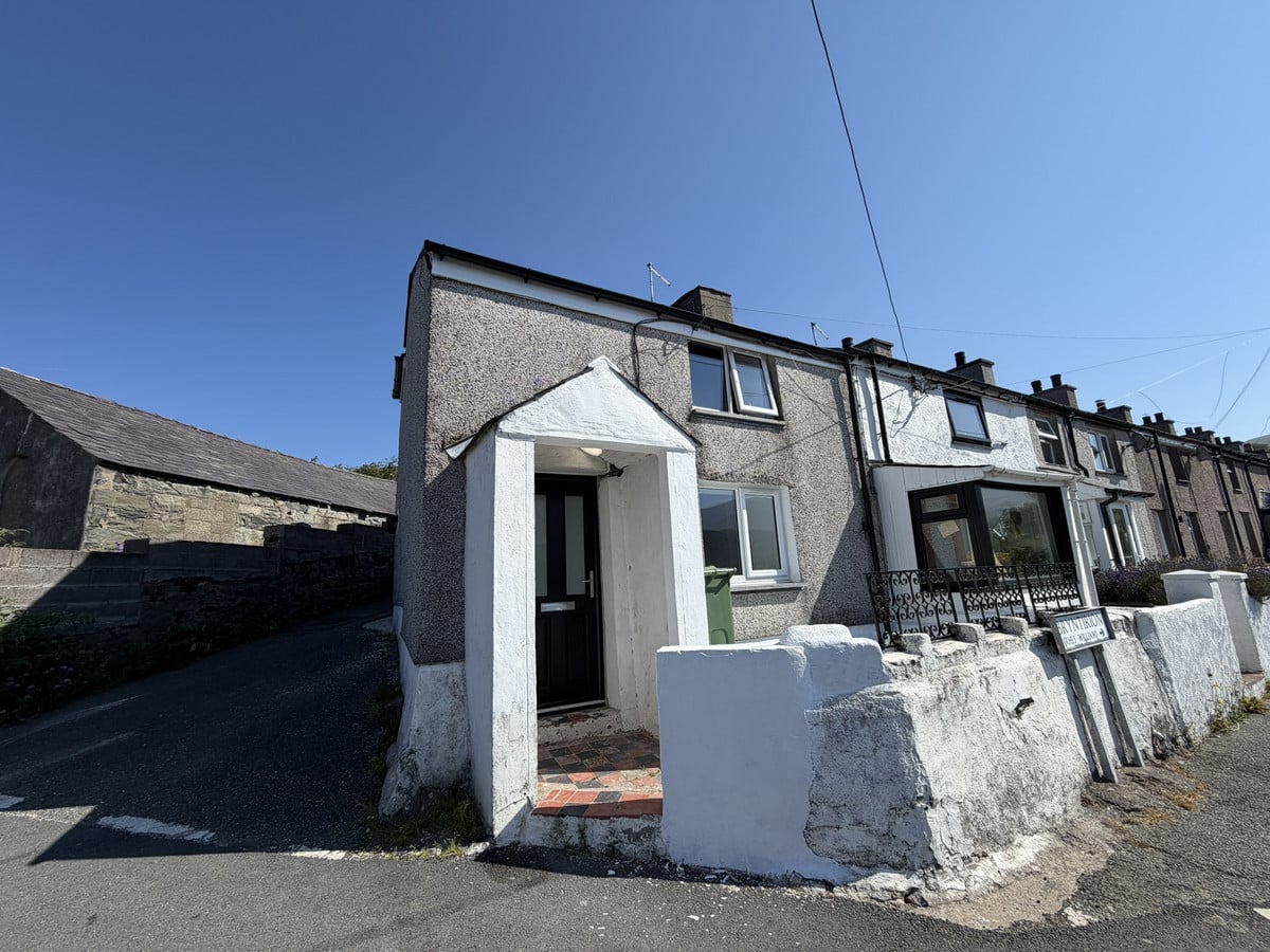 House Bryn Tirion in Bethesda