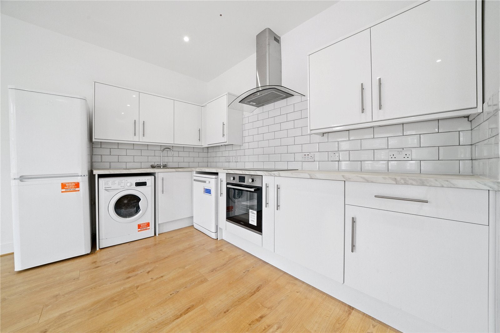 Flat Holmewood Road in Greater London