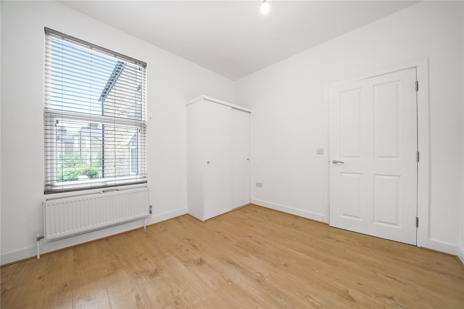 Flat Holmewood Road in Greater London