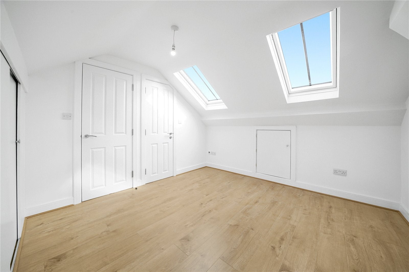 Flat Holmewood Road in Greater London