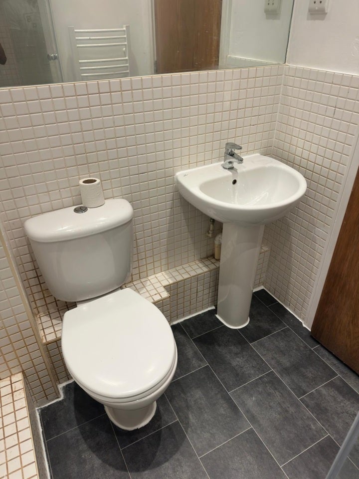 Flat Riverside Close in Greater London