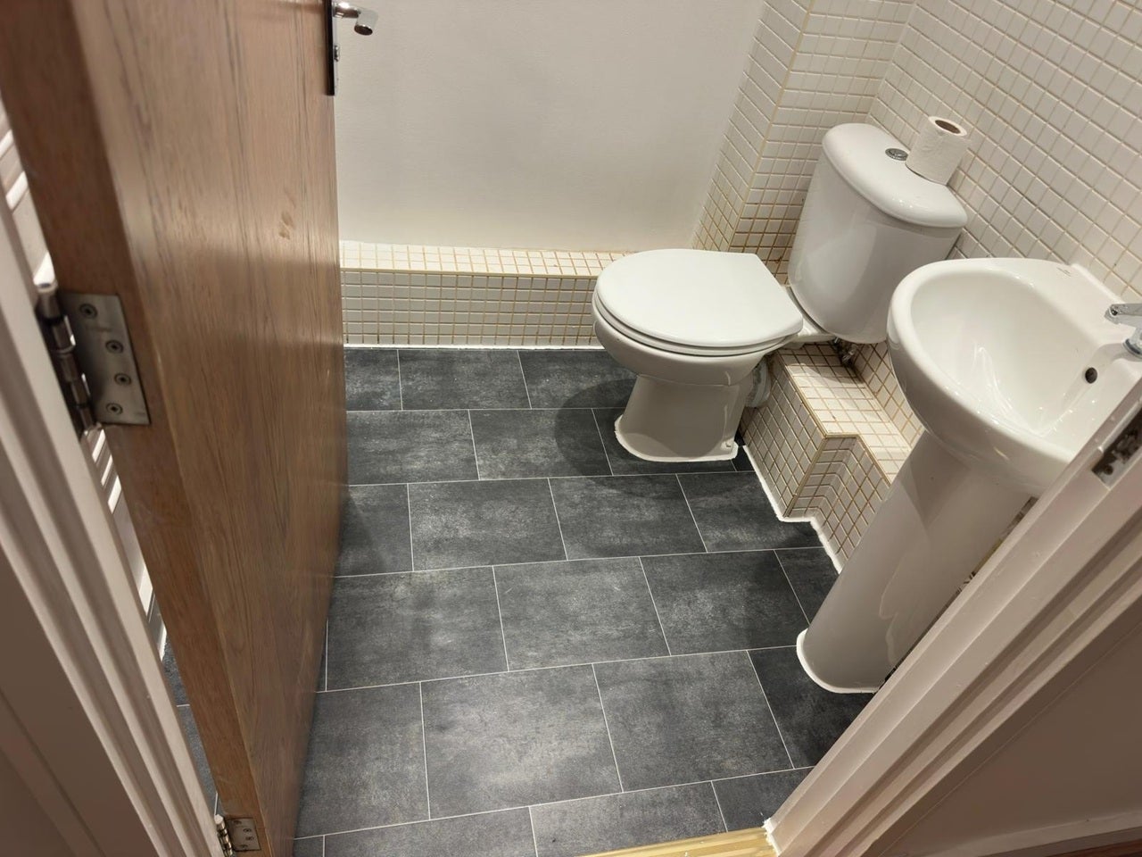 Flat Riverside Close in Greater London