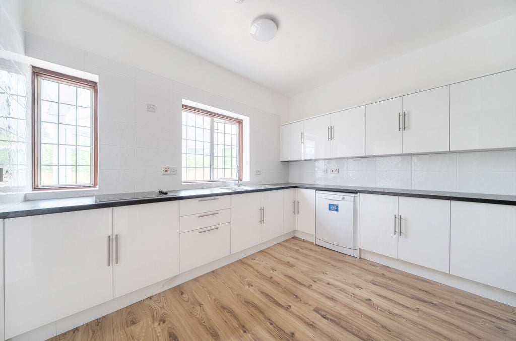 House Woodcote Lane in Greater London