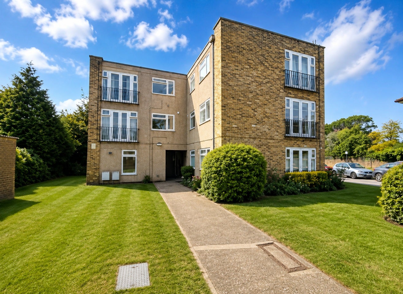 Flat Essex Road in Greater London