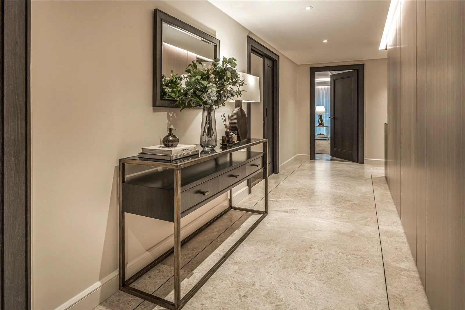 Flat Lancelot Place in City of Westminster