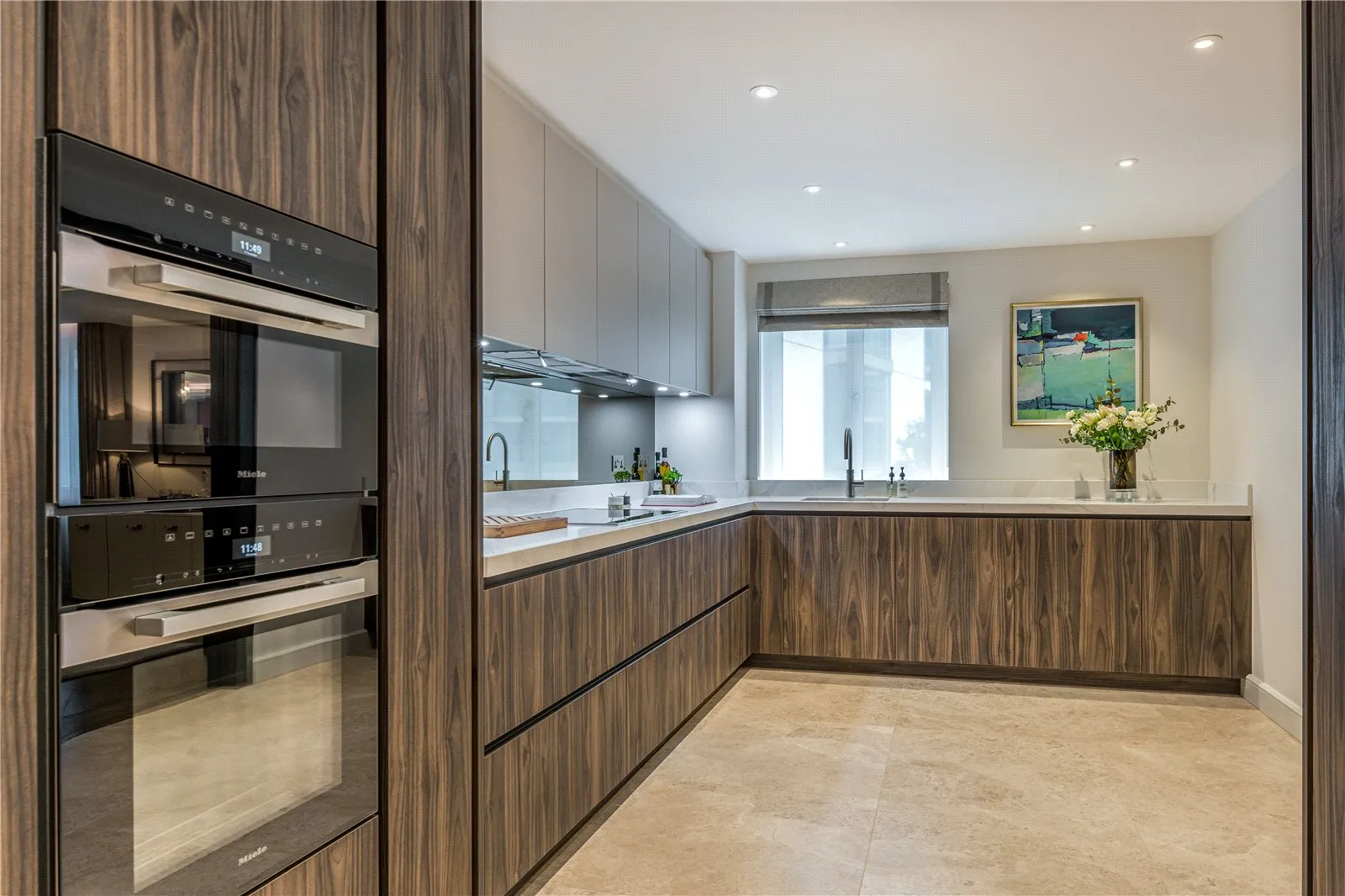 Flat Lancelot Place in City of Westminster