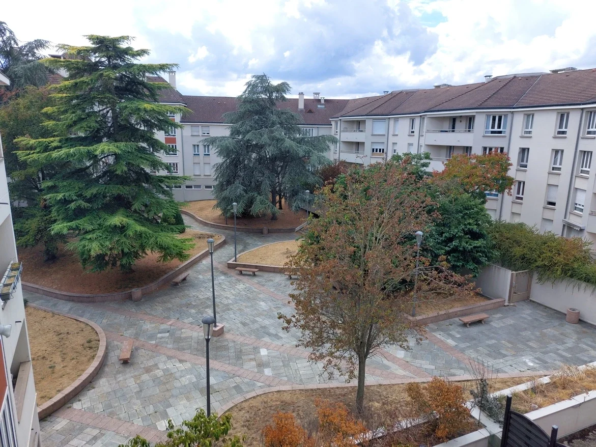 Flat Avenue Maurice Berteaux in Poissy