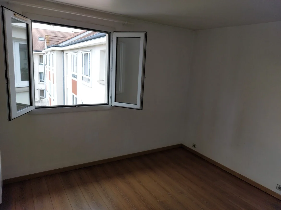 Flat Avenue Maurice Berteaux in Poissy