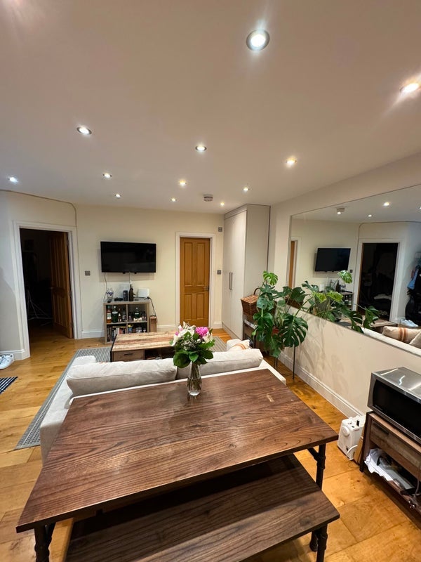 Room Arodene Road in Greater London