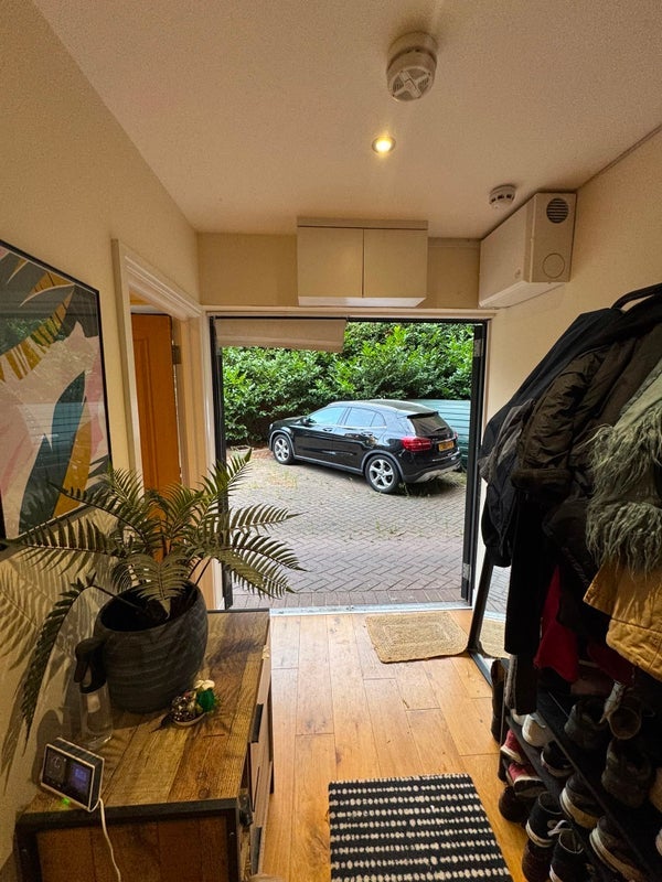 Room Arodene Road in Greater London