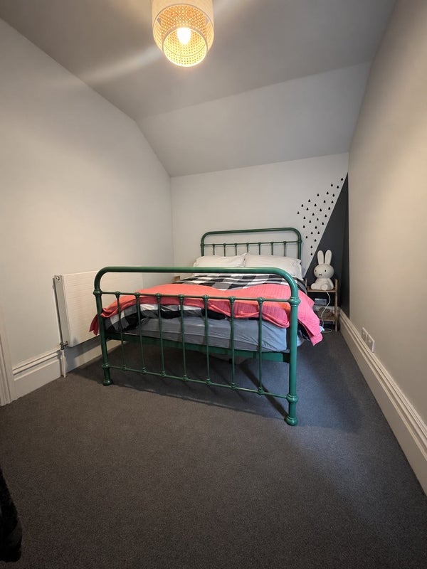 Room Atlas Place in Cardiff