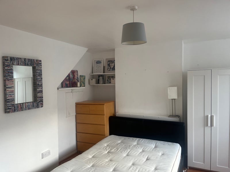 Room Tildesley Road in Greater London