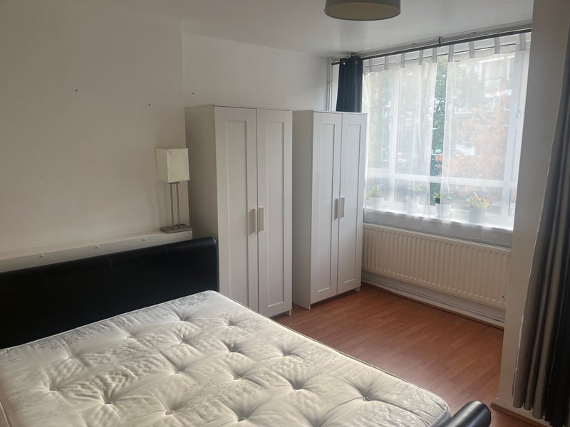 Room Tildesley Road in Greater London