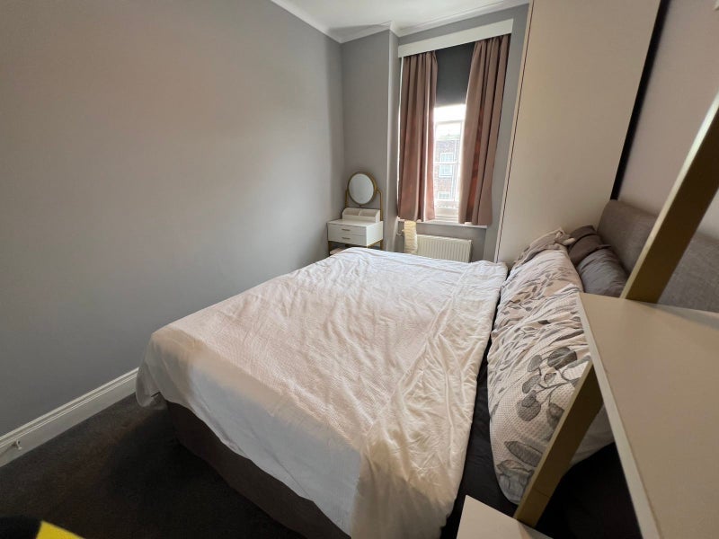 Room Queensway in City of Westminster