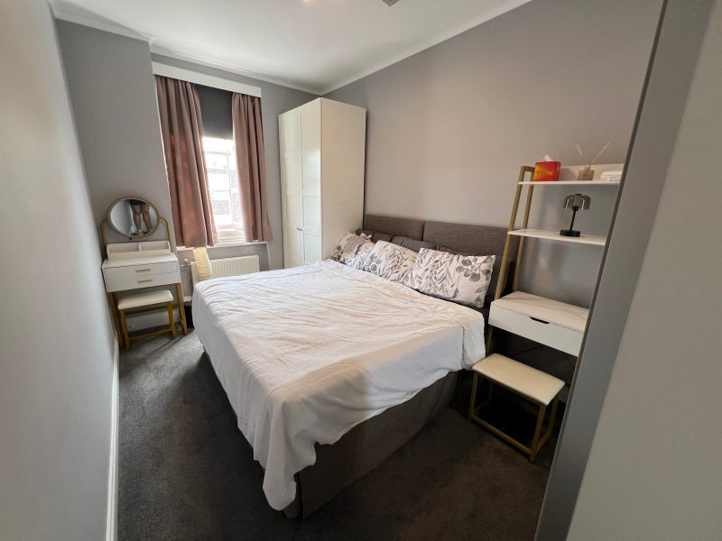 Room Queensway in City of Westminster