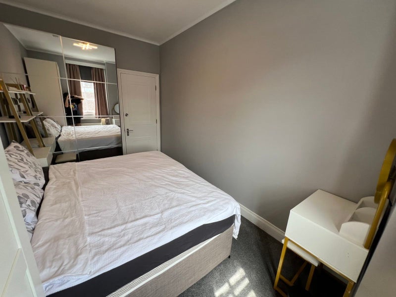Room Queensway in City of Westminster