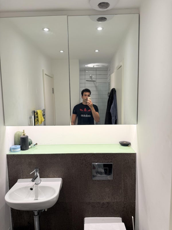 Room Bourke Close in Greater London