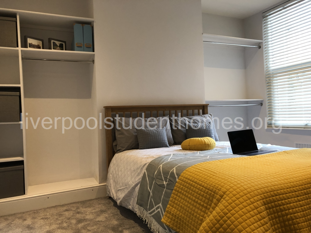 Flat Shaw Street in Liverpool