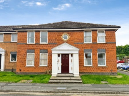 Flat Nicholas Gardens in York