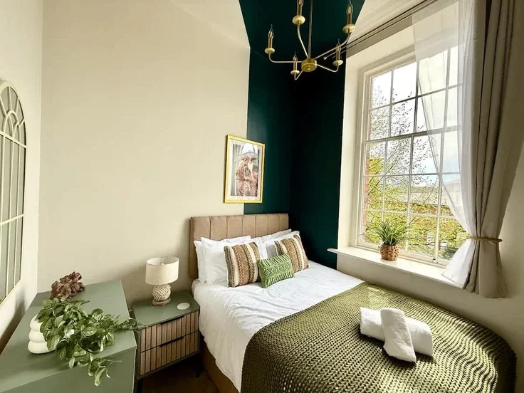 Flat The Crescent in Gloucester