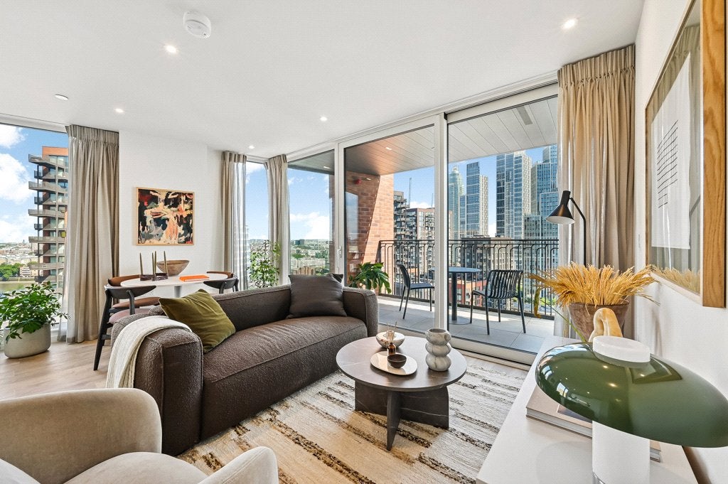 Flat Hebden Place in Greater London