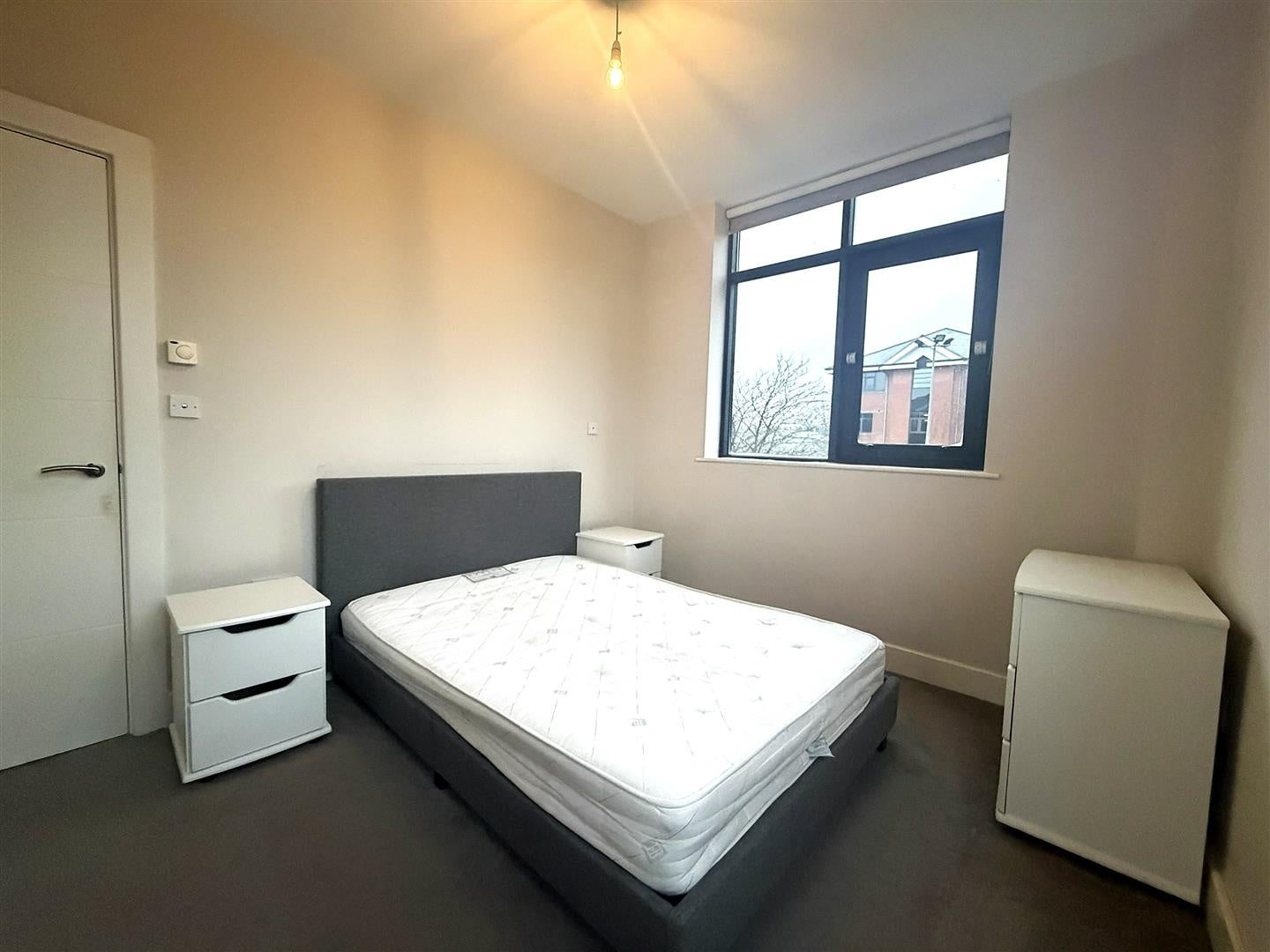 Flat Dawsons Square in Leeds