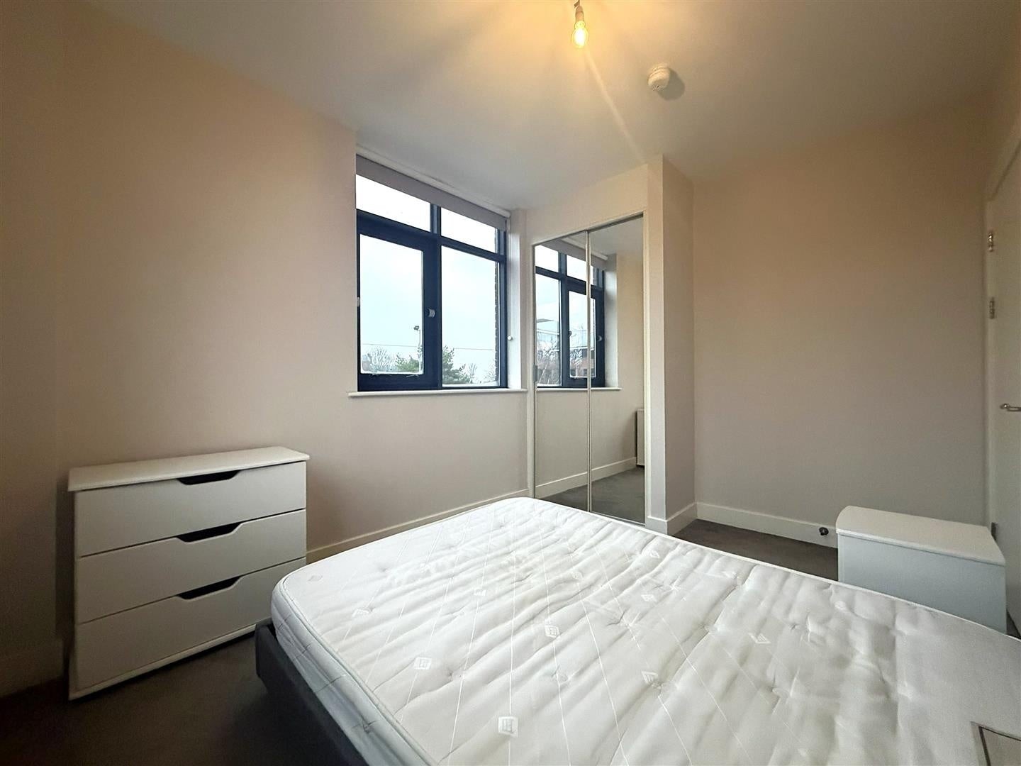 Flat Dawsons Square in Leeds