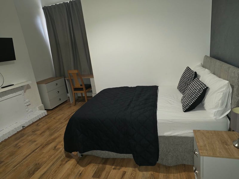 Room High Street in Greater London