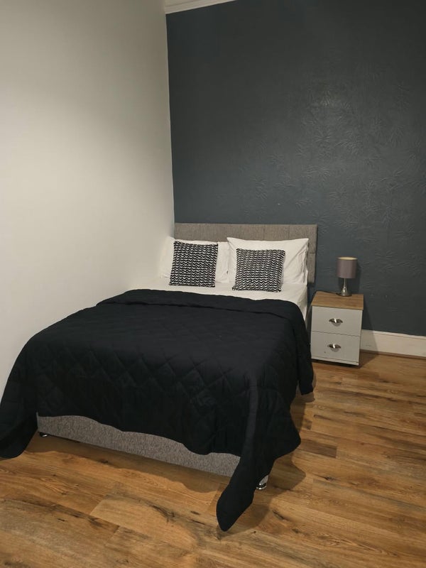 Room High Street in Greater London