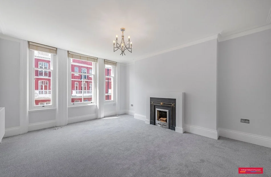 Flat Transept Street in City of Westminster