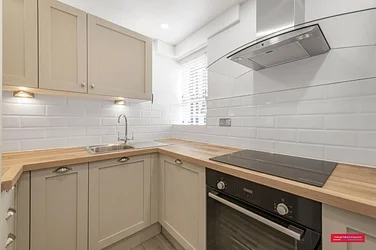 Flat Transept Street in City of Westminster