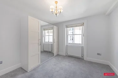 Flat Transept Street in City of Westminster