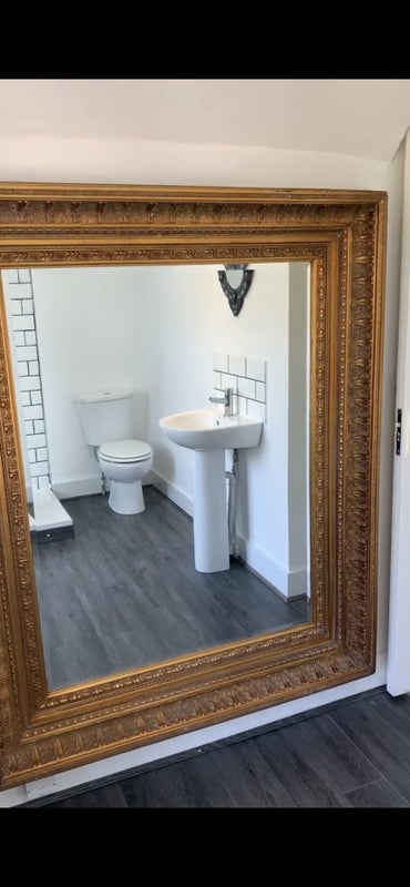 Room Greyhound Road in Greater London