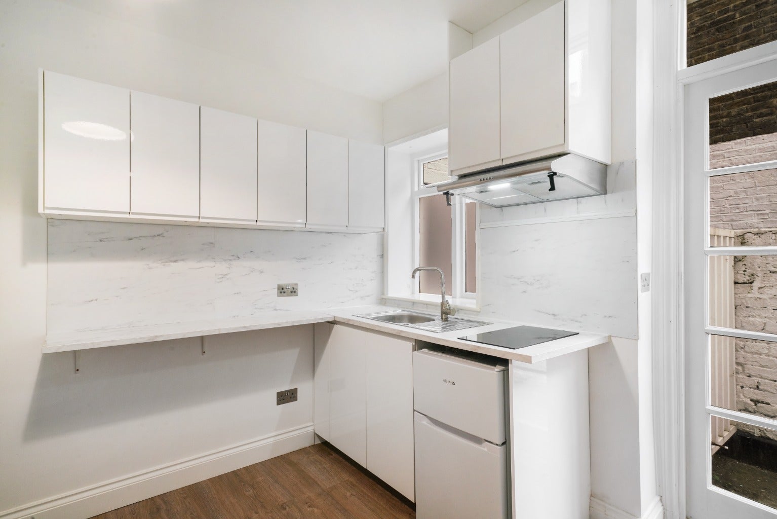 Flat Castletown Road in Greater London