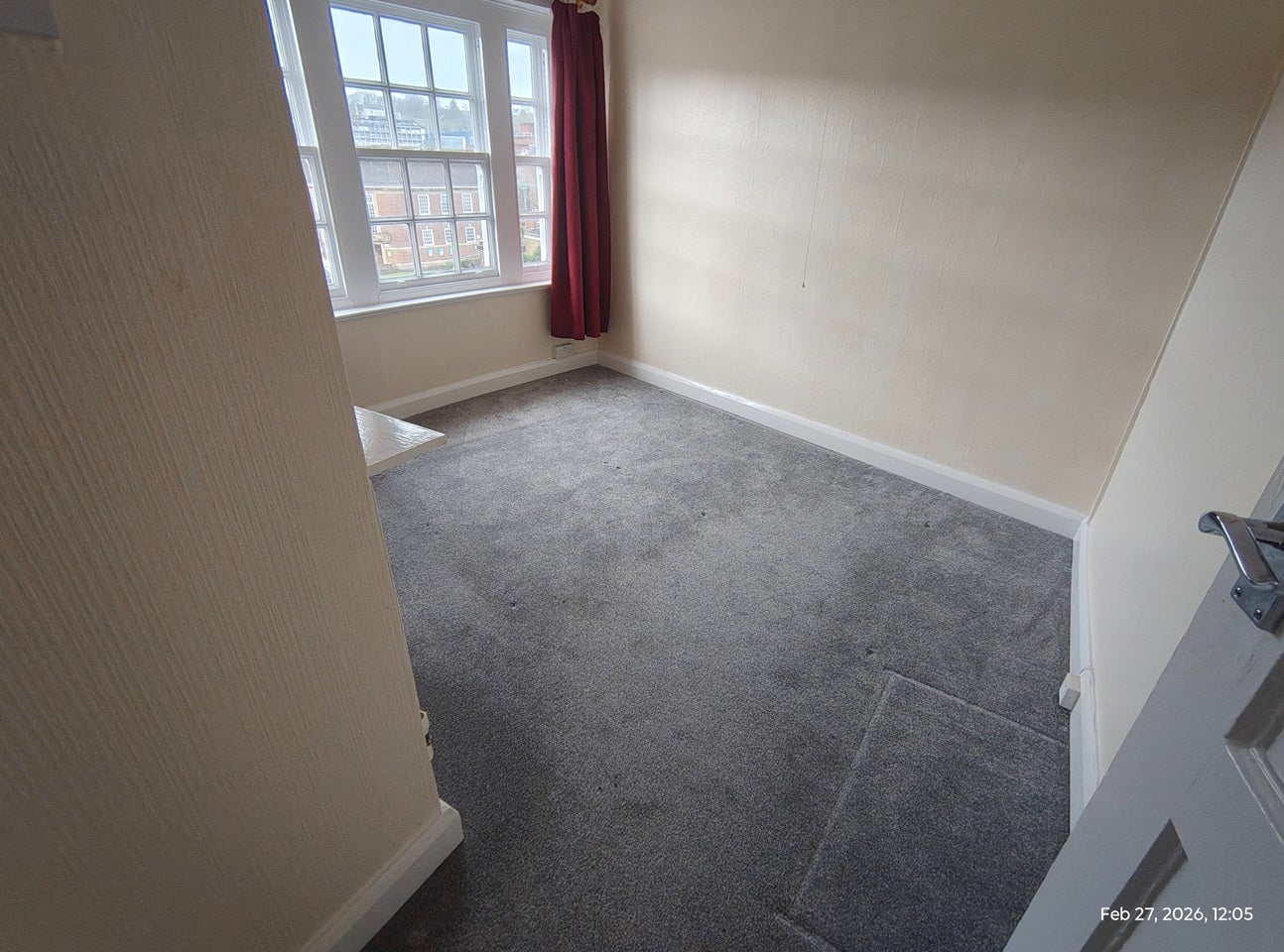 Flat Crendon Street in High Wycombe