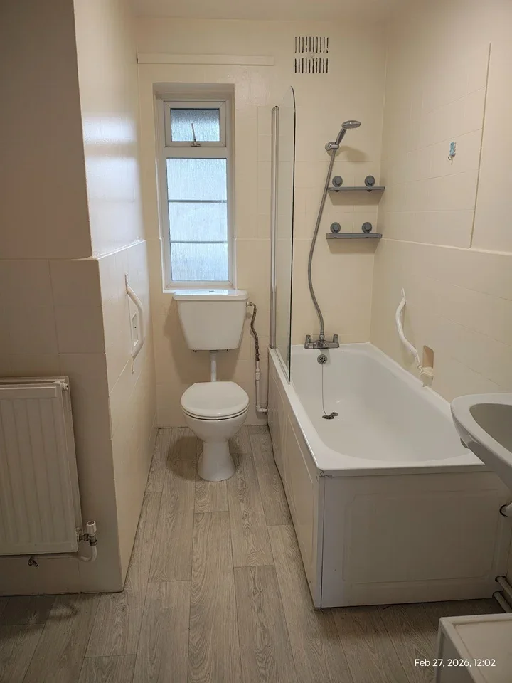 Flat Crendon Street in High Wycombe