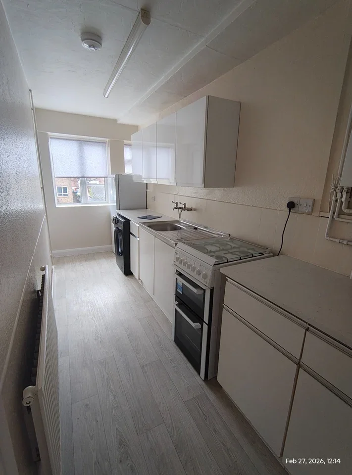 Flat Crendon Street in High Wycombe