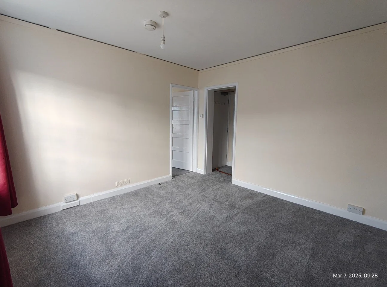 Flat Crendon Street in High Wycombe