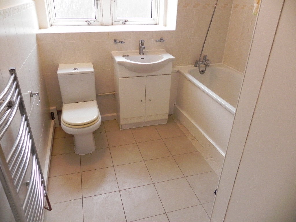 Flat Wainford Close in Greater London
