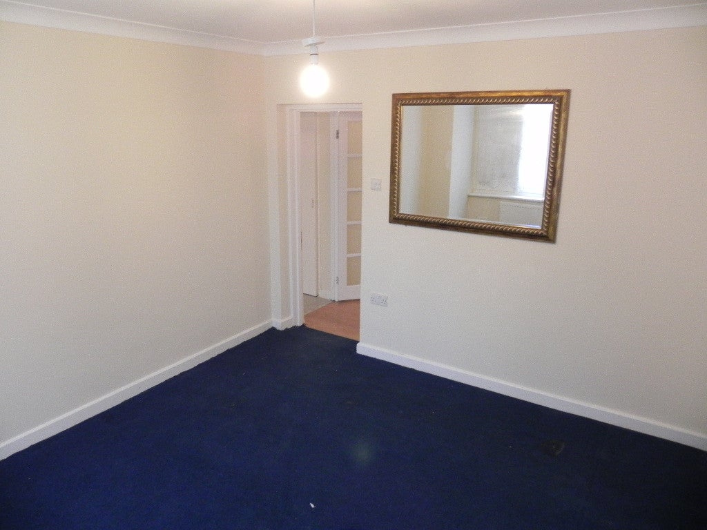Flat Wainford Close in Greater London