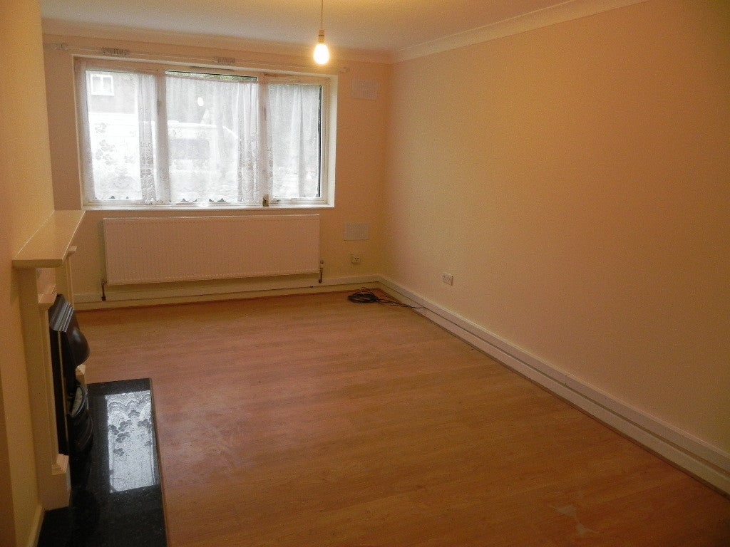 Flat Wainford Close in Greater London