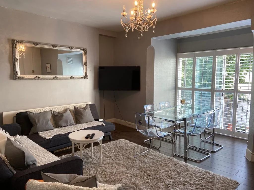 Flat Lewin Road in Greater London